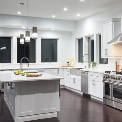 J & K Contemporary White Shaker S8 Door Sample